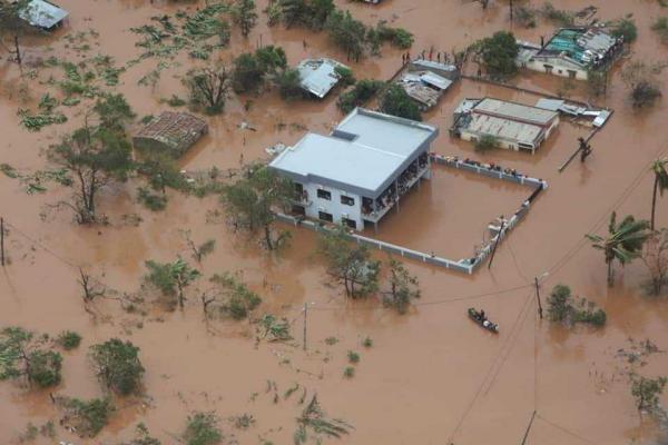 Een dorp onder water in Mozambique